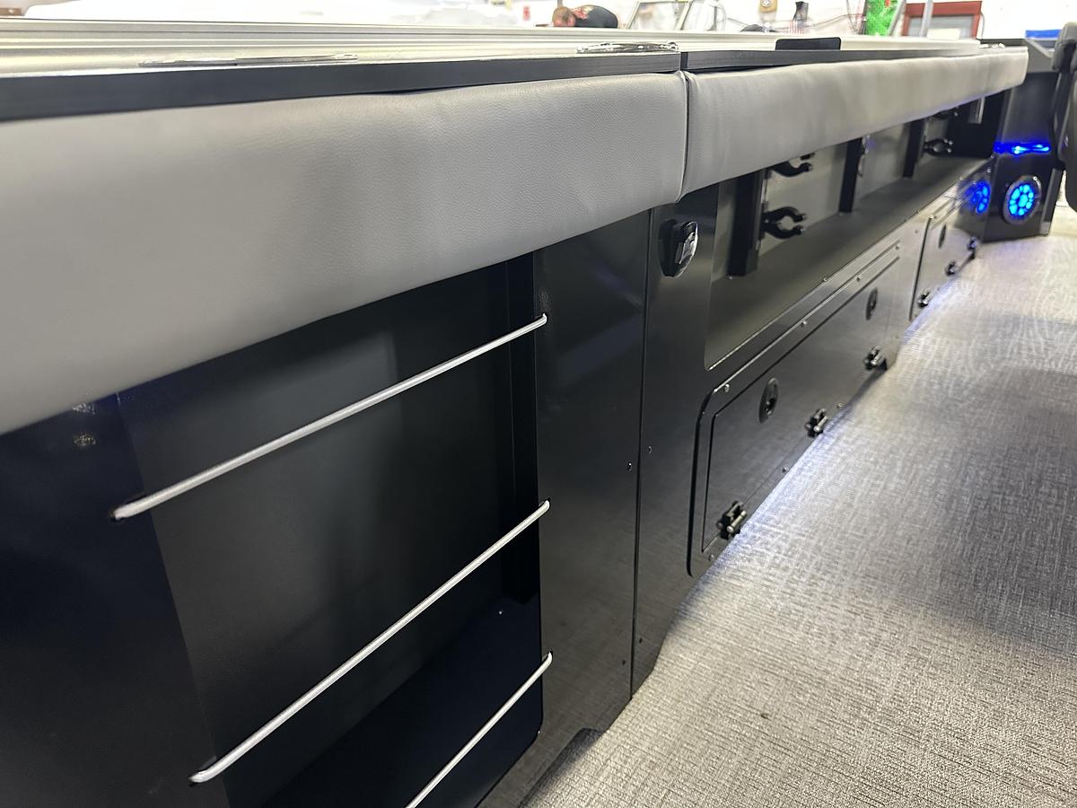 2025 Tahoe Pontoons GEOfish CRF 2585 Tritoon & 225HP Outboard