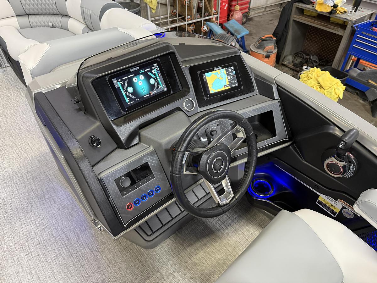 2025 Tahoe Pontoons Cascade 2385 Elite Tritoon & Honda 225HP 4-Stroke EFI