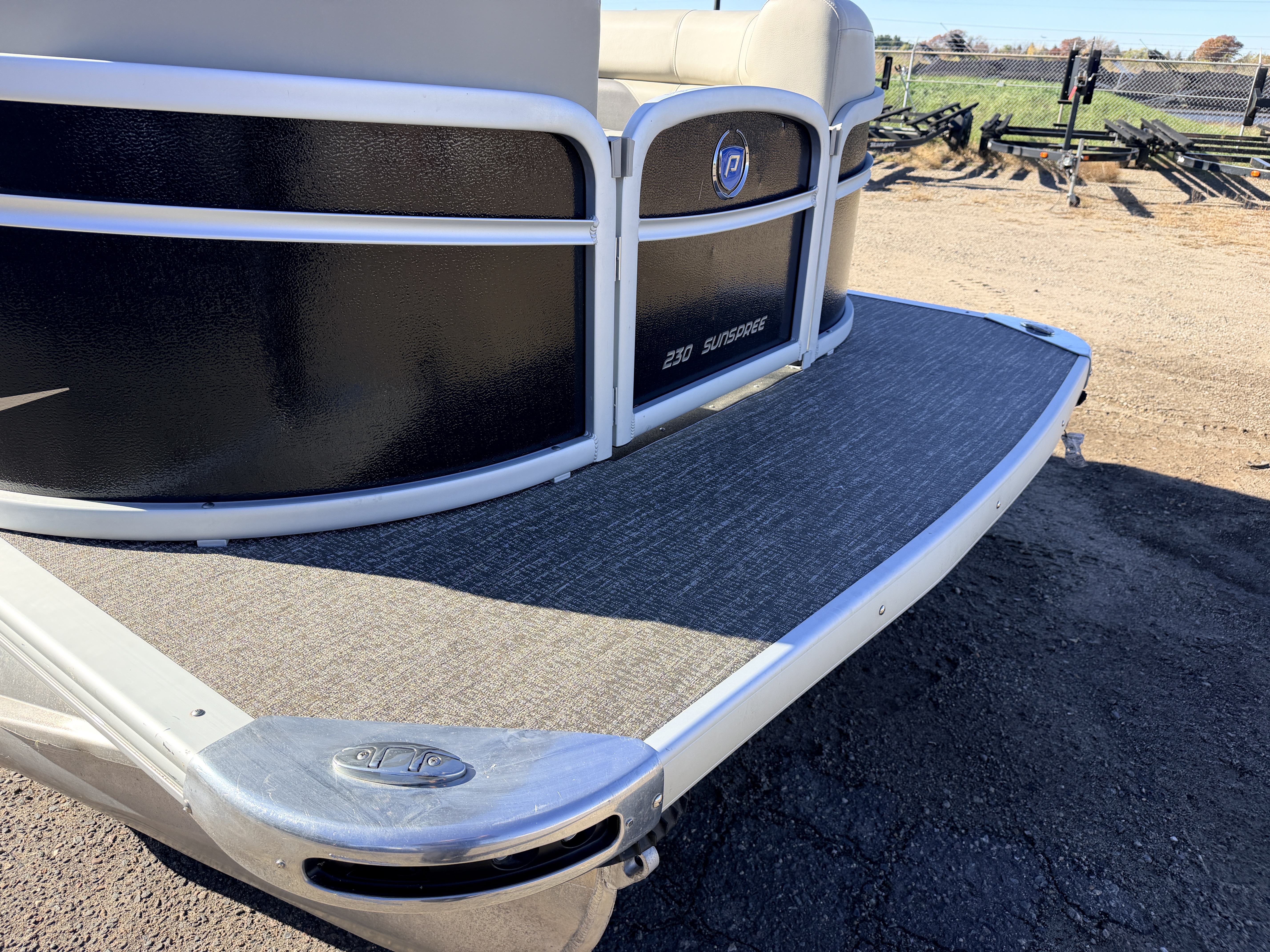 Used 2022 Premier 230 SunSpree RF & 116HP Yamaha 4Stroke -$34,995