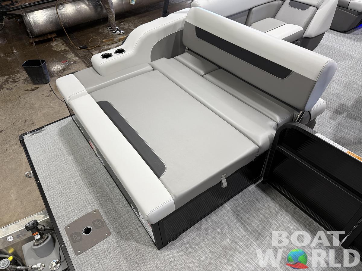 2026 Princecraft Vectra 21 RL Swingback Lounge $31995
