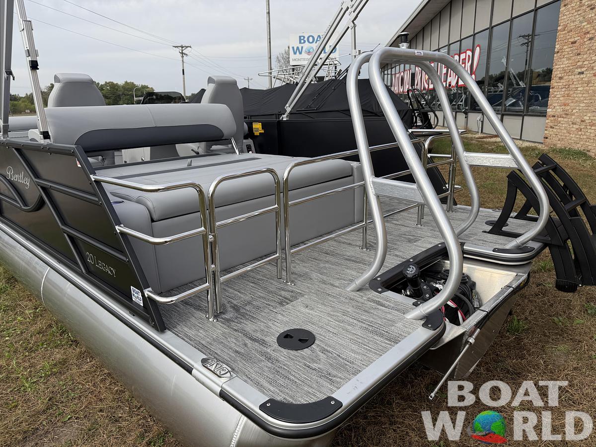 2026 Bentley Pontoons Legacy 200 Swingback Pontoon