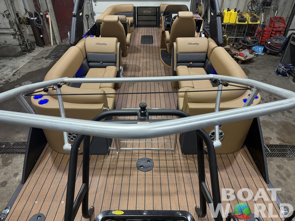 2026 Bentley Pontoons Elite 253 Admiral 350HP Quad Lounge Tritoon