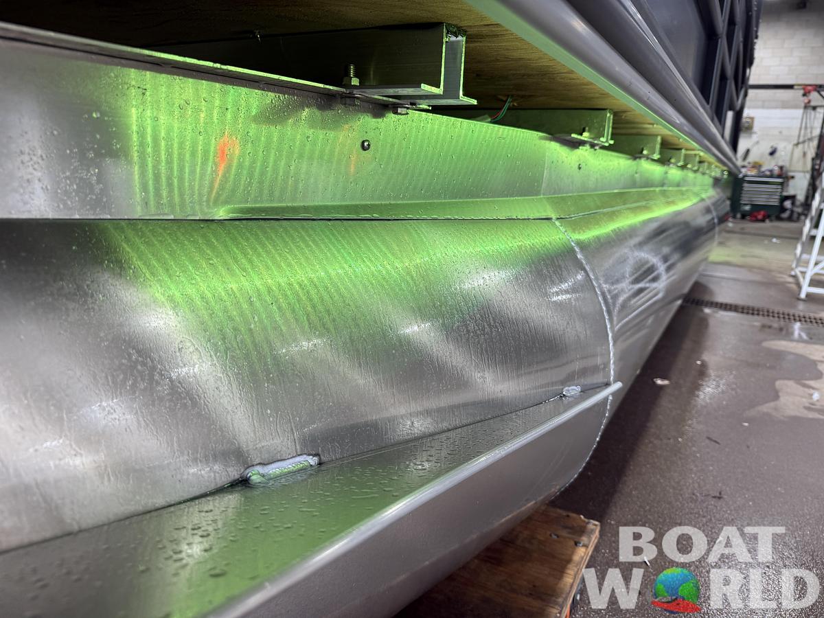 2027 Bentley Legacy 220 Navigator Quad Lounge Pontoon $42995