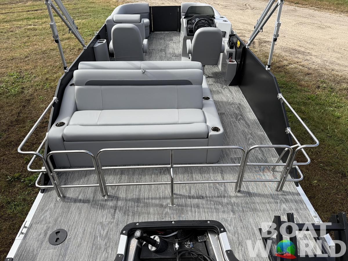 2026 Bentley Pontoons Legacy 220 Swingback 