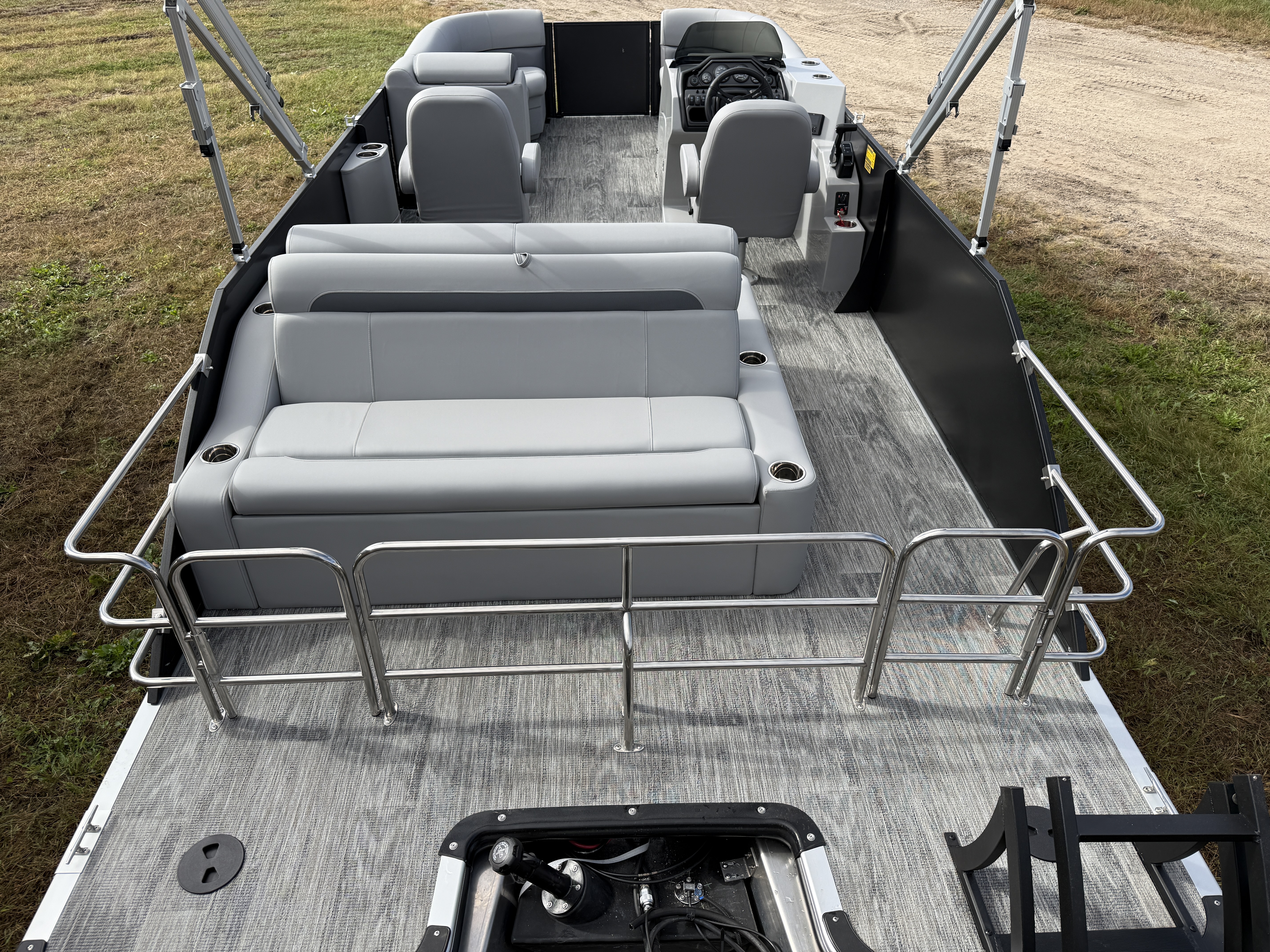 2026 Bentley Pontoons Legacy 220 Swingback 