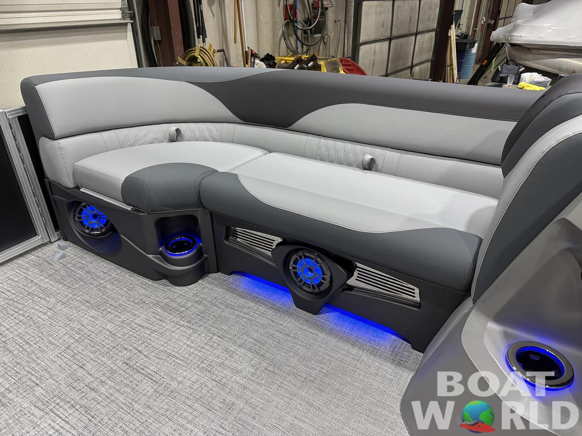 2026 Tahoe Pontoons LTZ 2385 Swingback (VRB) Tritoon 