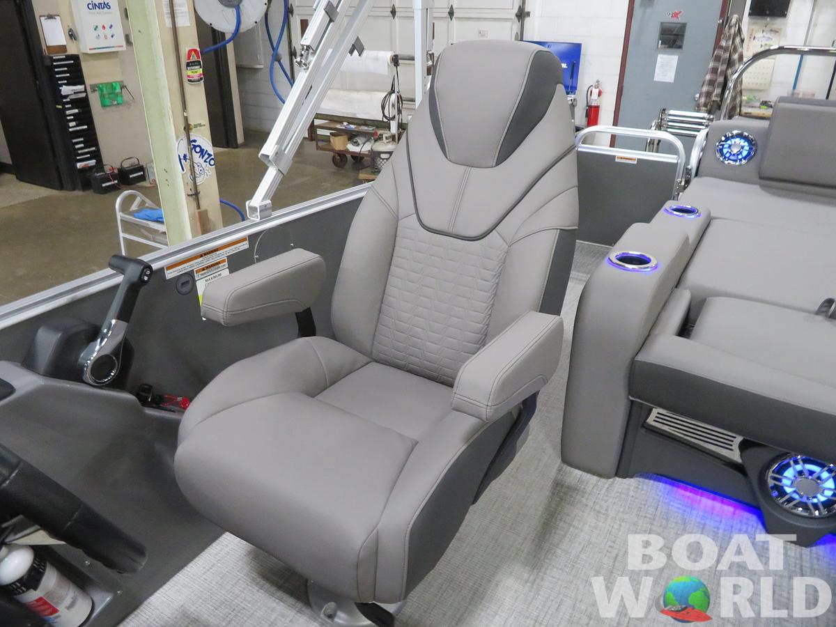 2024 Tahoe Pontoons Cascade 2385 VRL Swingback & Honda 140HP 4-Stroke EFI