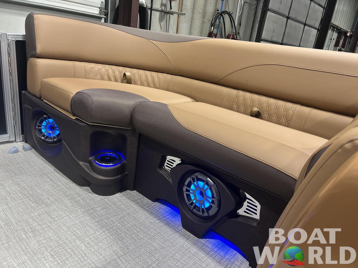 2026 Tahoe Pontoons LTZ 2385 Swingback (VRB) Windshield Tritoon