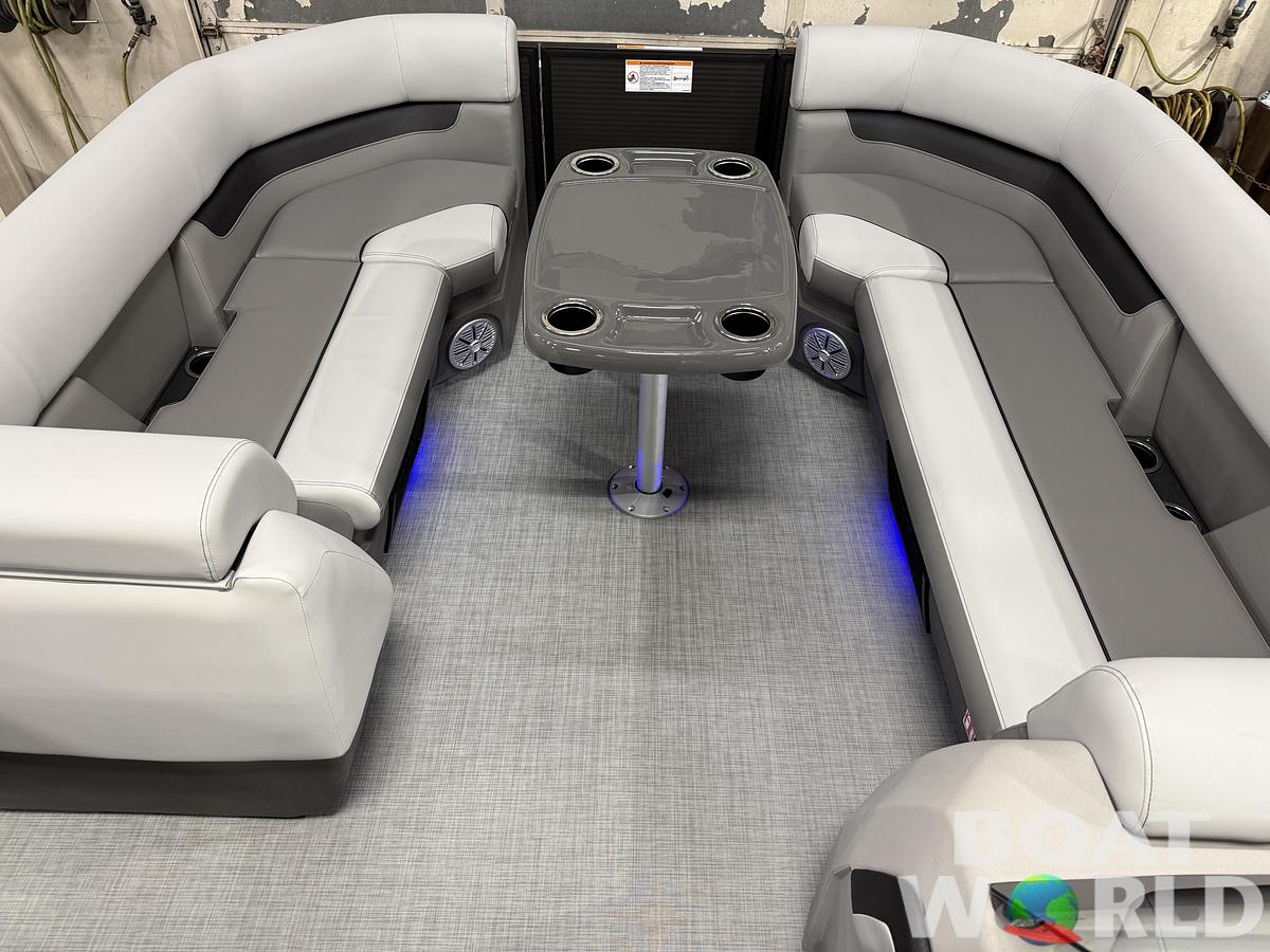 2026 Princecraft Vectra 23 RL Dinette Swingback Pontoon