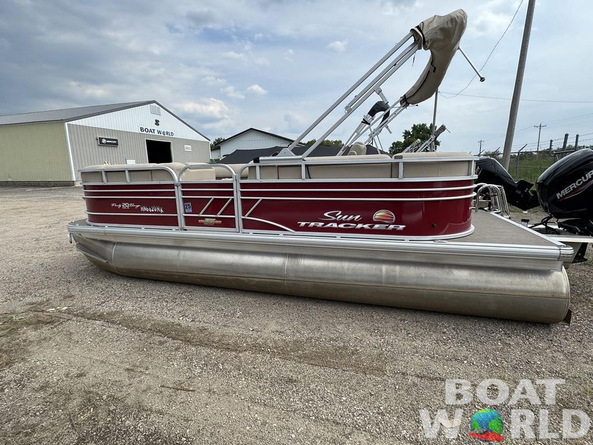 Used 2023 Sun Tracker Party Barge® 20 DLX