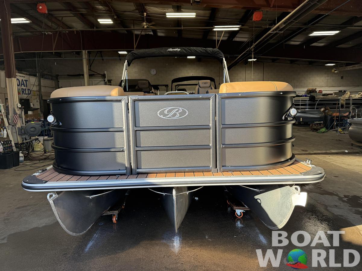 2026 Bentley Pontoons Legacy 223 Swingback Tritoon 