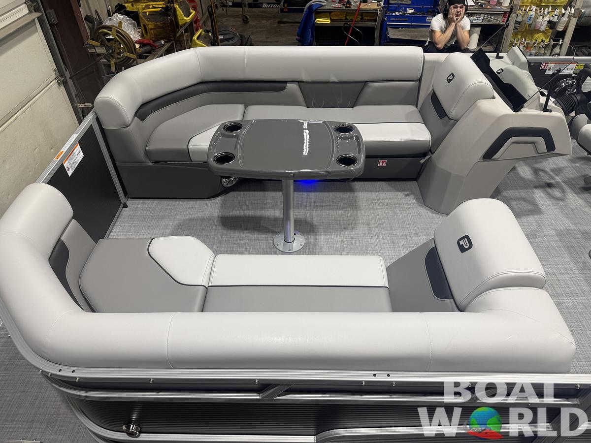 2026 Princecraft Vectra 23 RL Dinette Swingback Pontoon