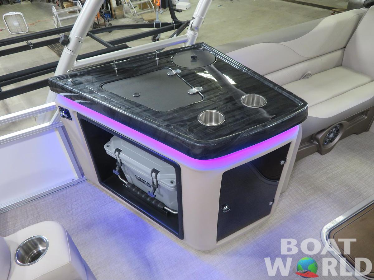 2024 Tahoe Pontoons LTZ 2385 Elite Windshield Tritoon & Suzuki 200HP 4-Stroke EFI