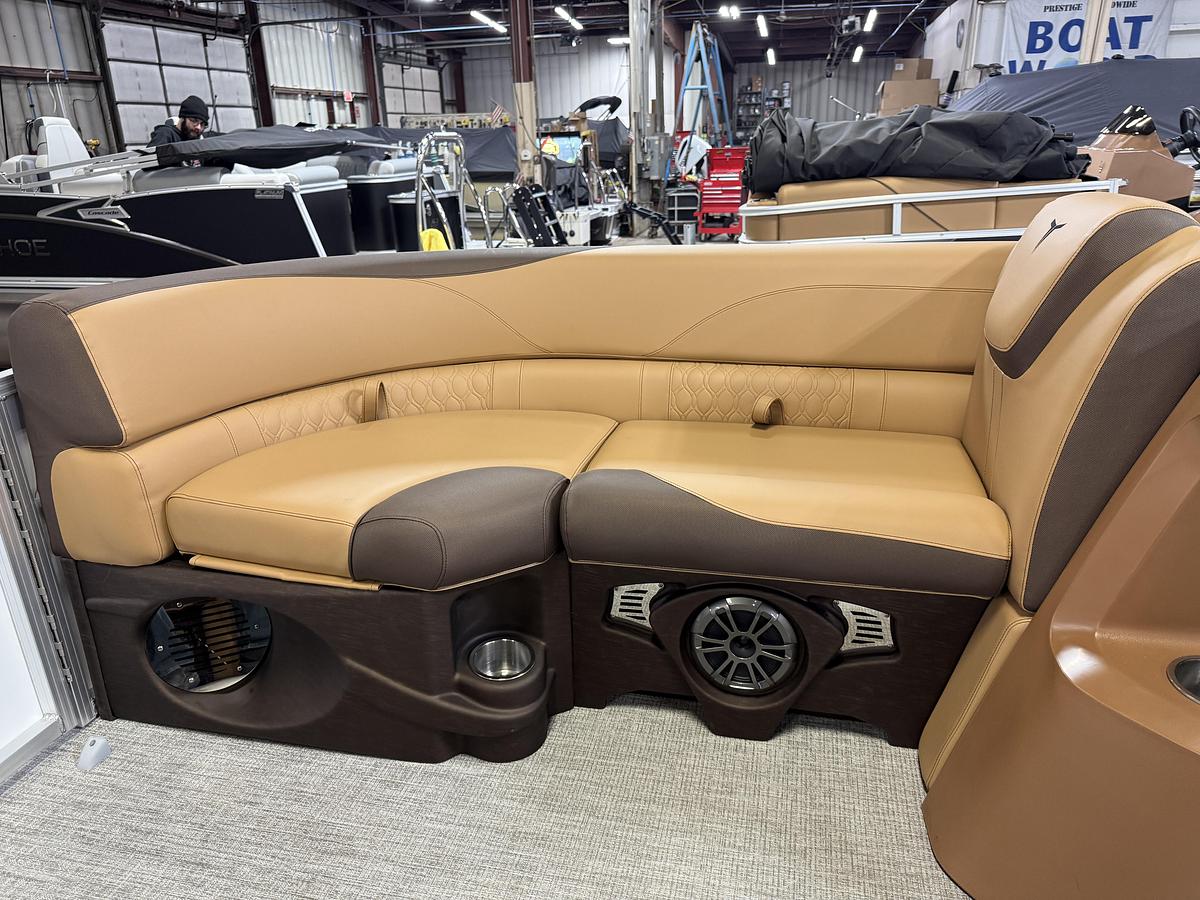 2025 Tahoe Pontoons LTZ 2385 Swingback (VRL) & Honda 4-Stroke EFI