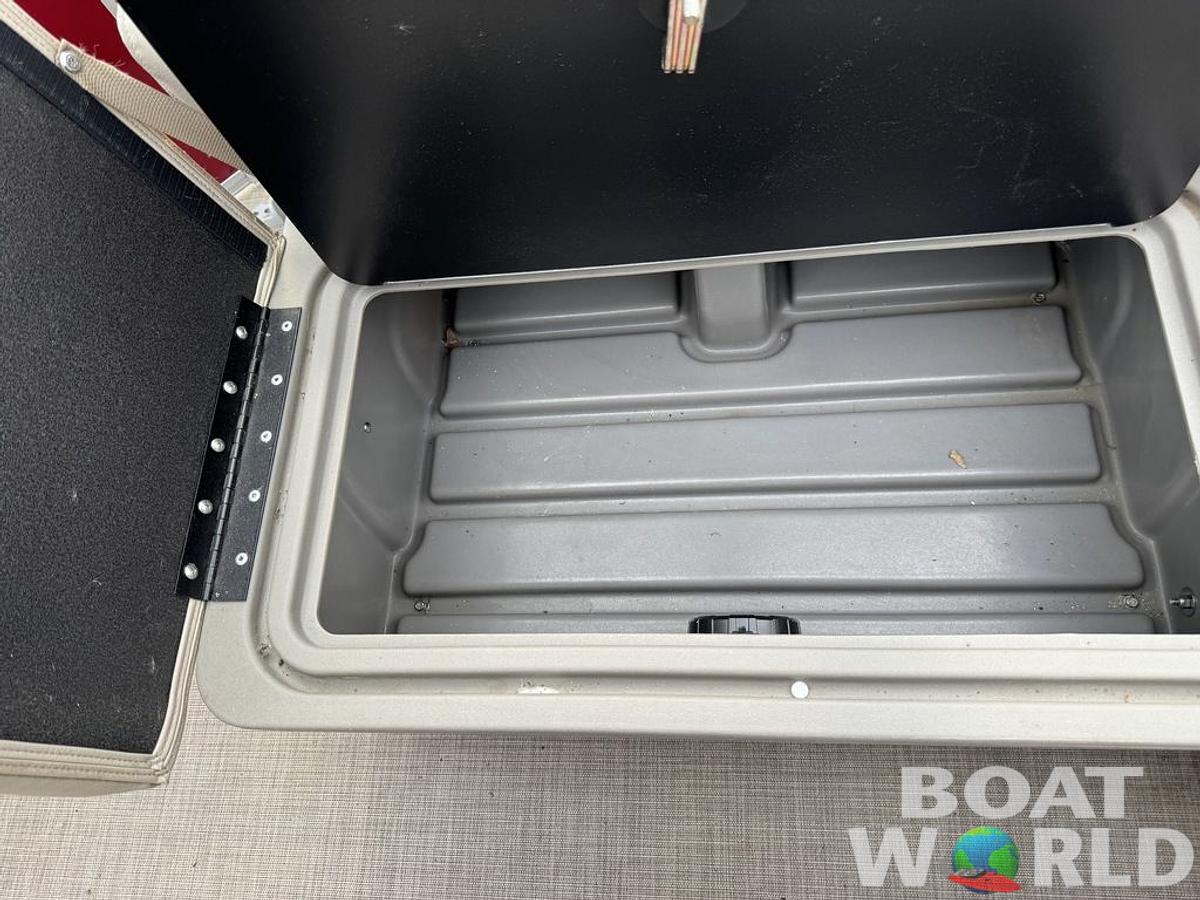 Used 2023 Sun Tracker Party Barge® 20 DLX