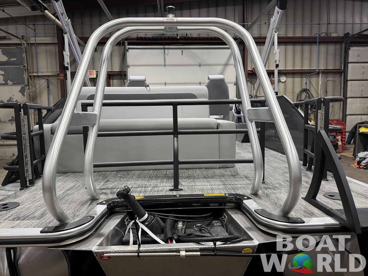 2026 Bentley Pontoons Legacy 220 Swingback 