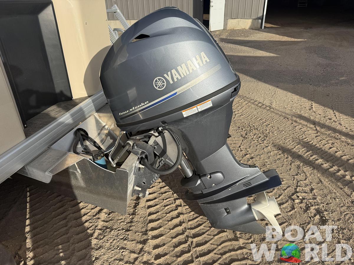 Used 2022 Sweetwater 21' Quad Fish Pontoon