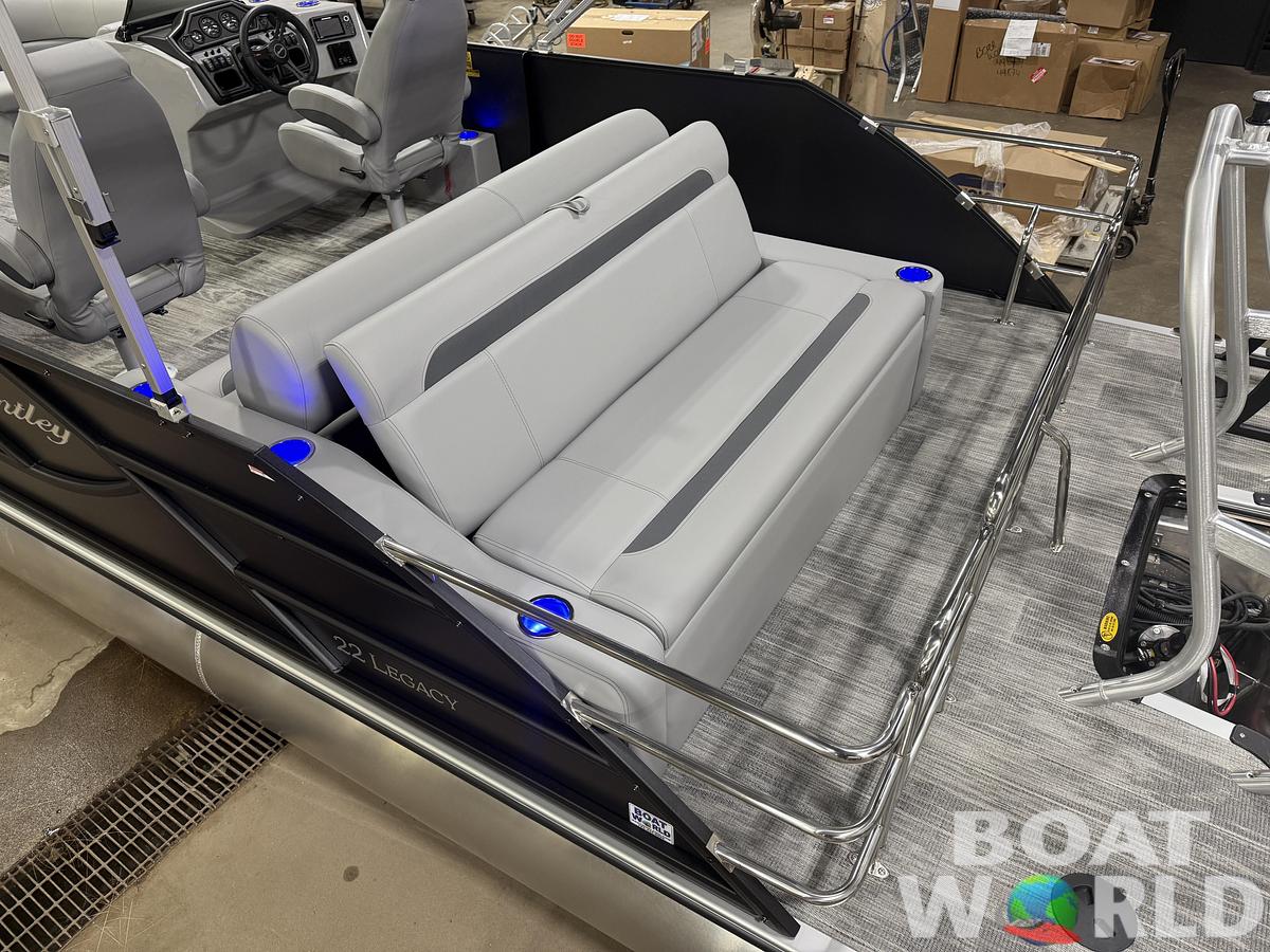 2026 Bentley Pontoons Legacy 220 Swingback & 4-Stroke EFI