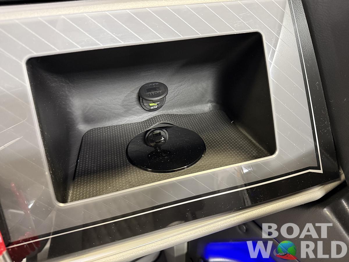 2025 Tahoe Pontoons Cascade 2385 Quad Lounge Tritoon & Honda 4-Stroke EFI