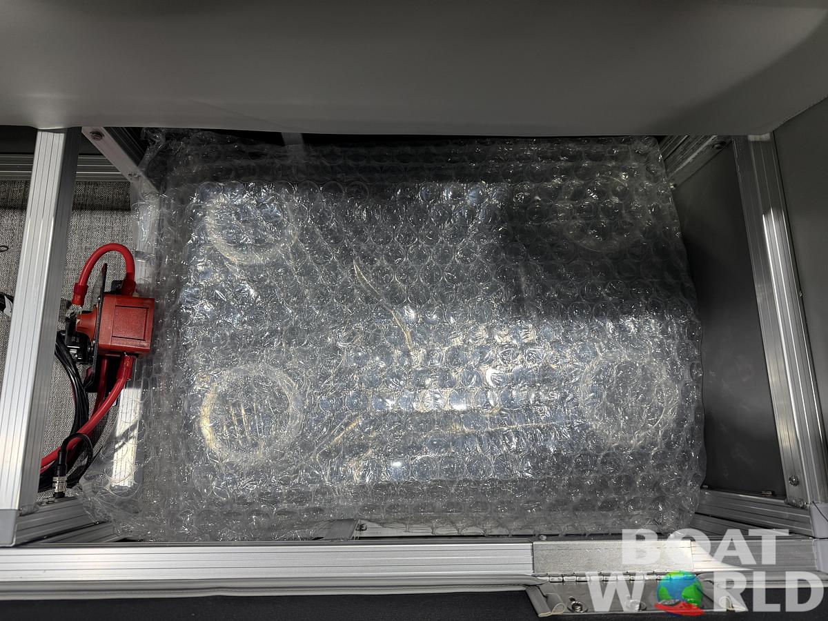 2026 Tahoe Pontoons Sport 1980 Cruise Rear Bench (CRB)