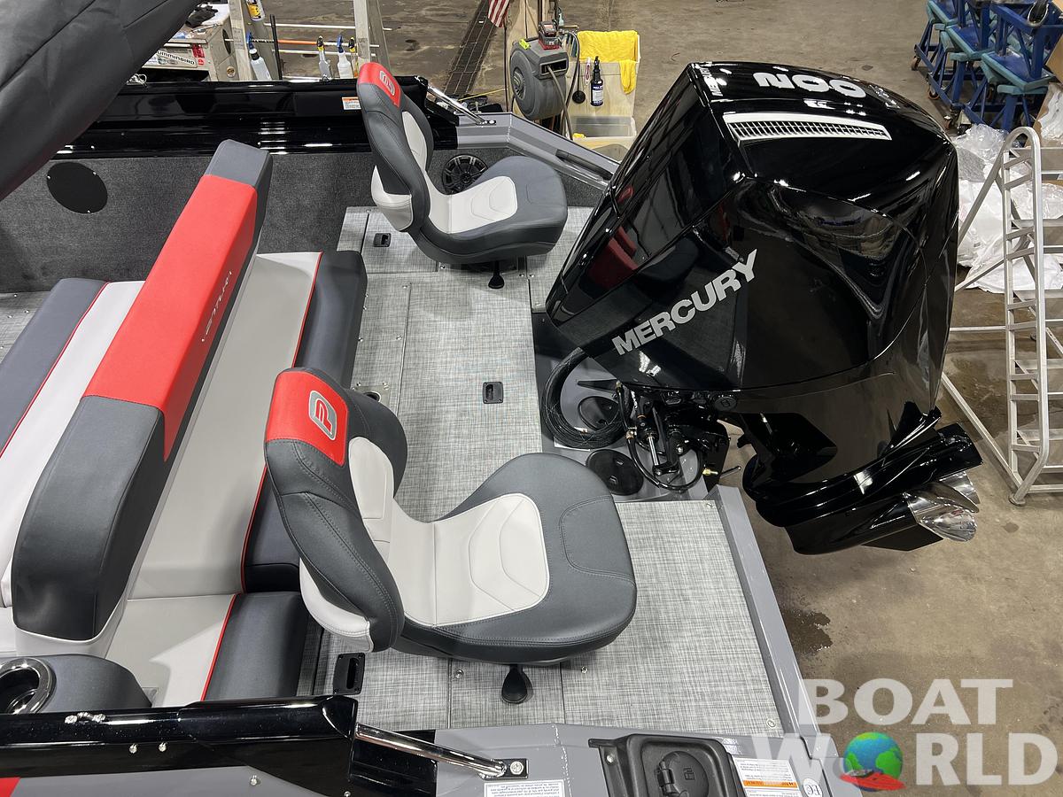 2026 Princecraft Ventura 230 WRL Swingback Deckboat