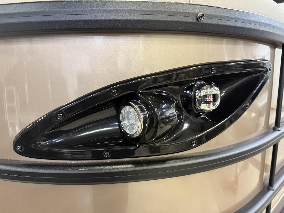 2025 Bentley Pontoons Legacy 223 Swingback Tritoon & Honda 4-Stroke EFI