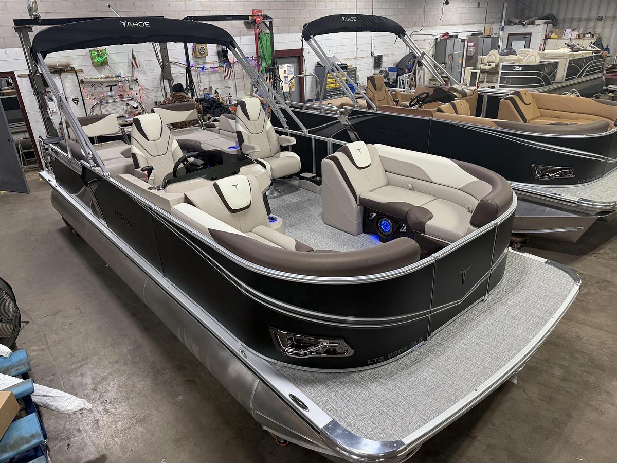 2025 Tahoe Pontoons LTZ 2385 Quad Lounge Shift SS Tritoon & Honda 4-Stroke EFI