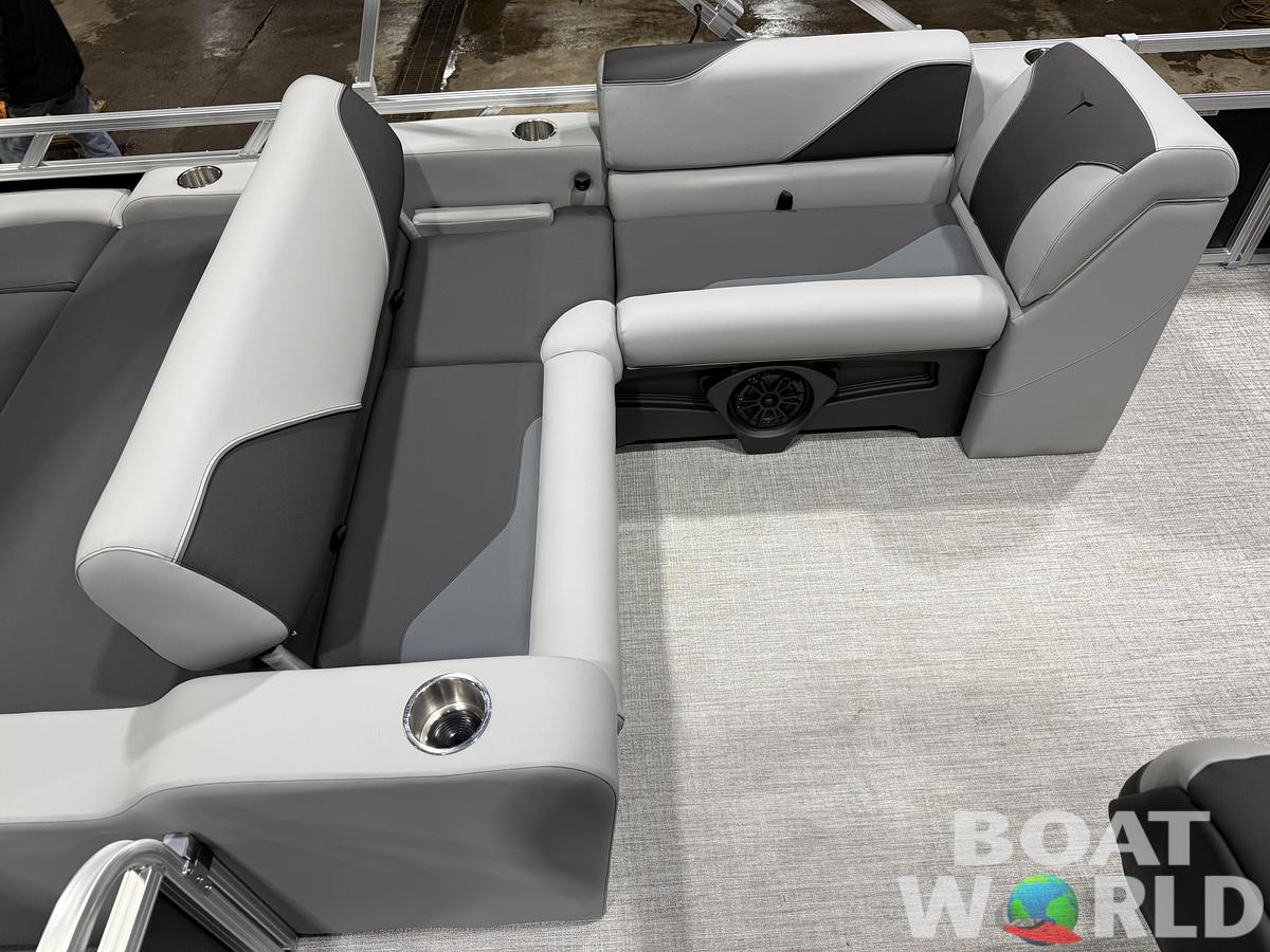 2026 Tahoe Sport VRB 2385 Swingback & 4-Stroke $34995