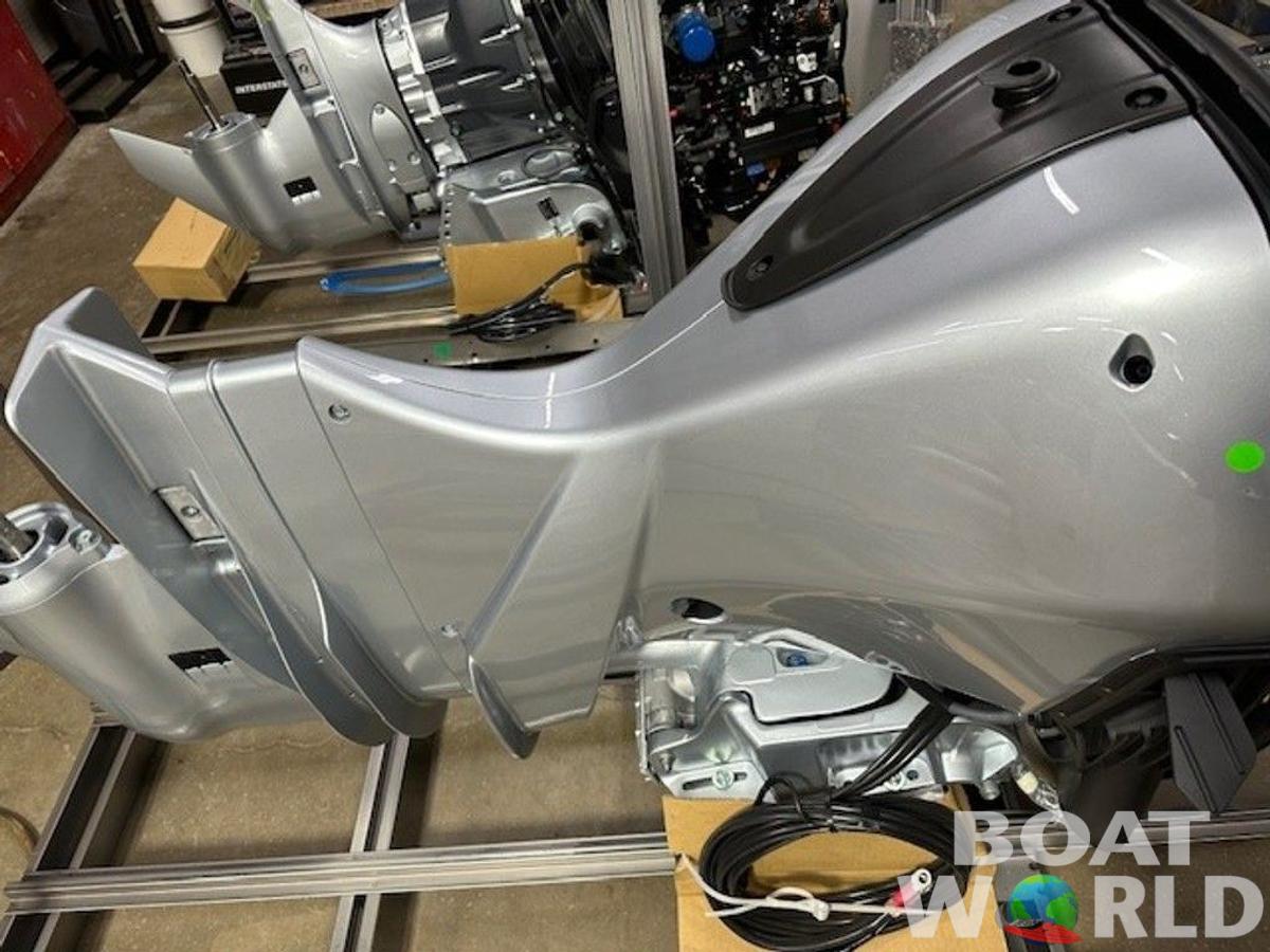 2025 Honda Marine Twin 250HP New 30"