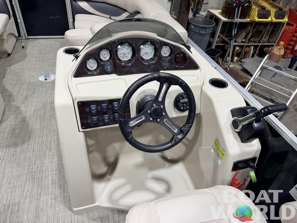 Used 2016 Sylvan Mirage 822 LZ & 50HP Yamaha 4Stroke - $21,995