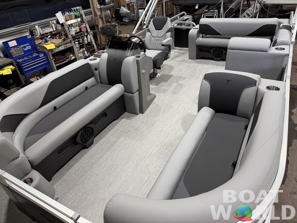 2026 Tahoe Sport VRB 2385 Swingback & 4-Stroke $34995