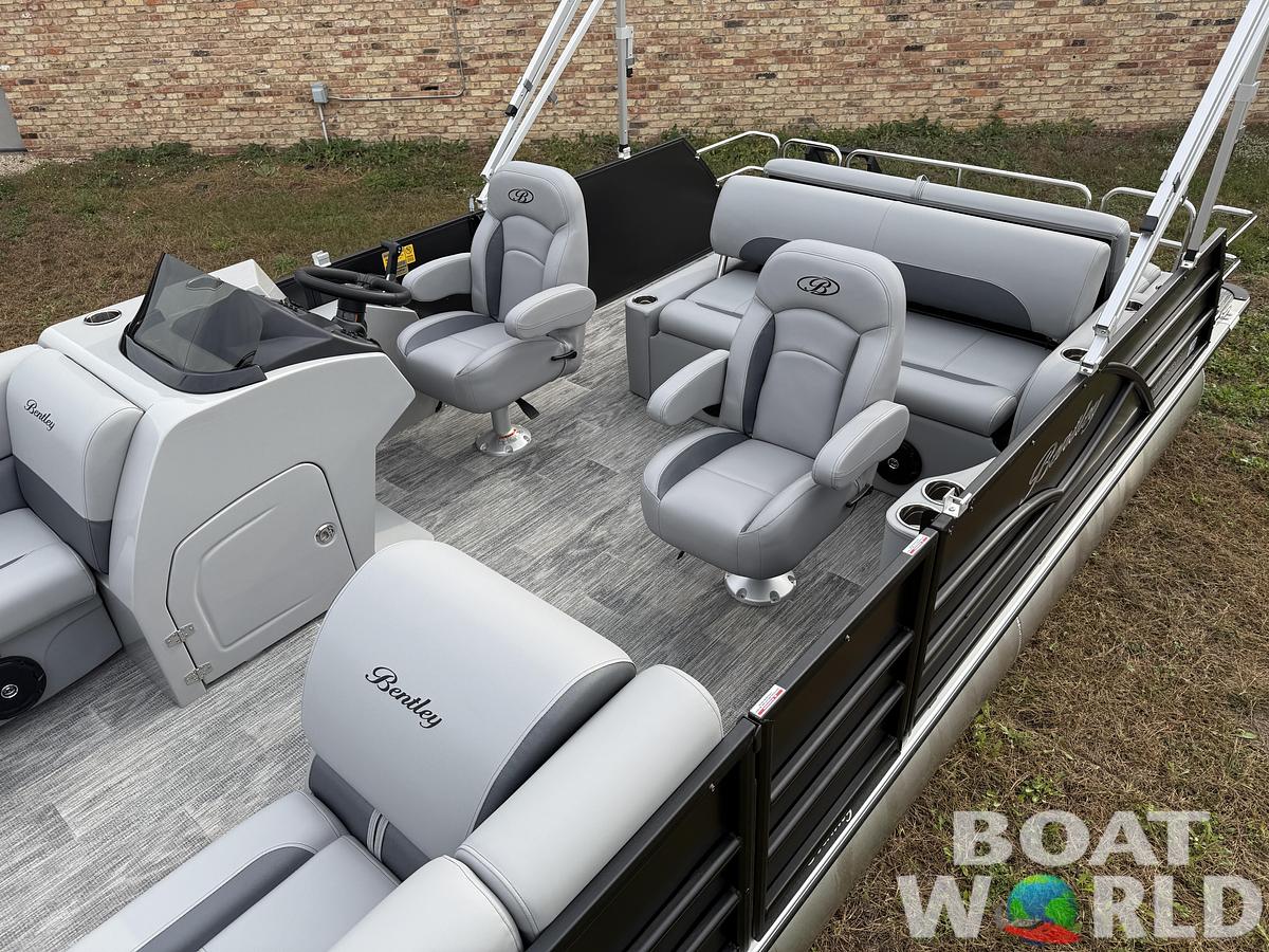 2025 Bentley Pontoons Legacy 200 Swingback