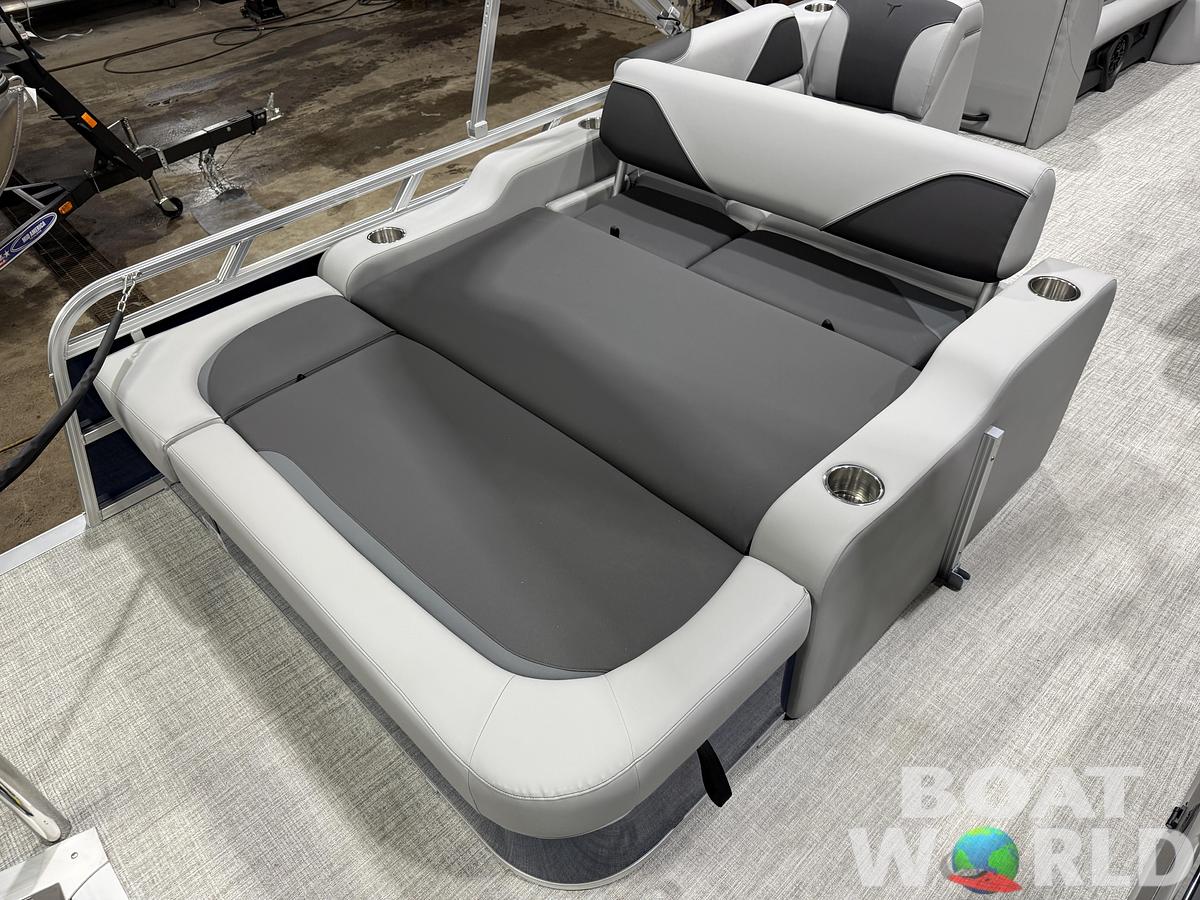 2026 Tahoe Sport VRB 2385 Swingback & 4-Stroke $34995