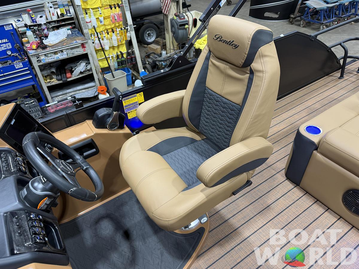 2027 Bentley Elite 223 Lounge Swingback Tritoon $66,995