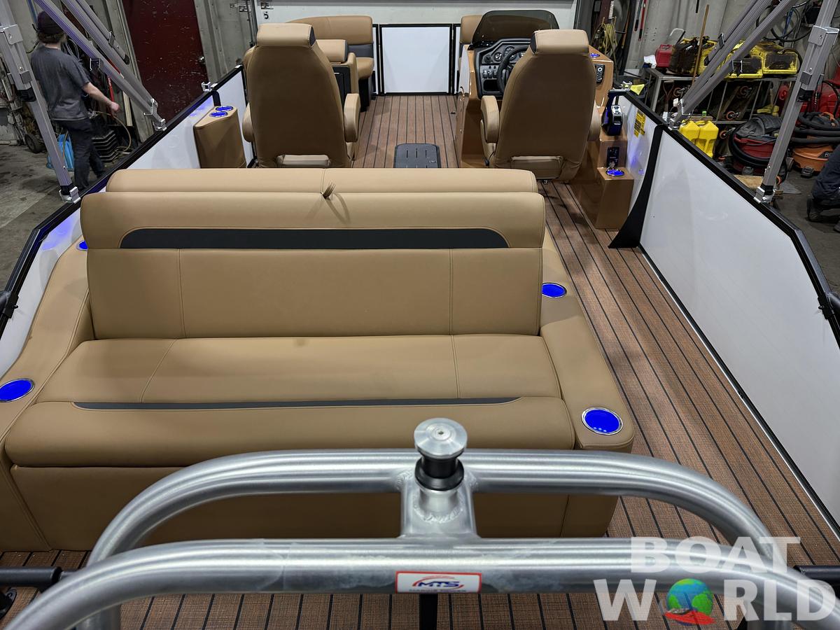 2026 Bentley Pontoons Legacy 223 Swingback Tritoon 