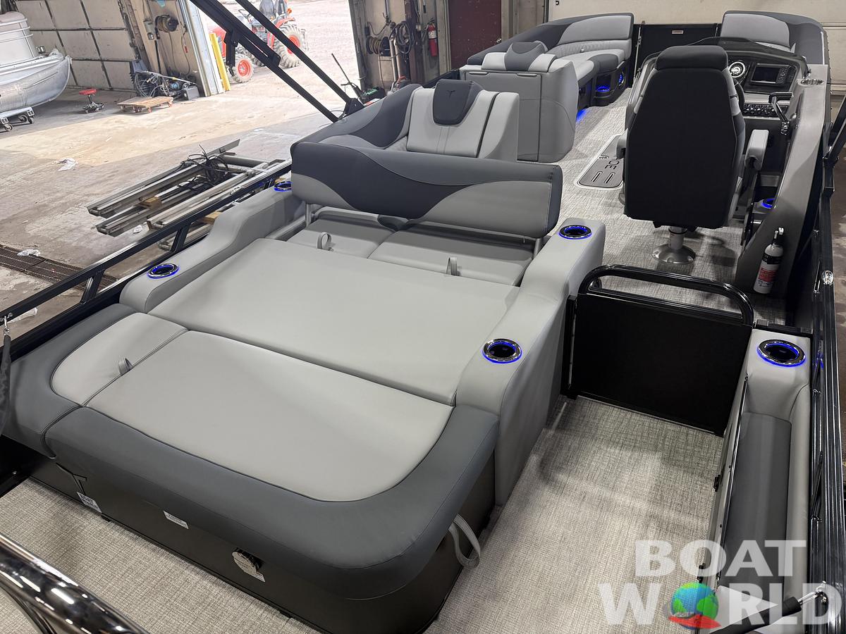2027 Tahoe LTZ 300HP VRB 2585 Swingback Tritoon $69,995