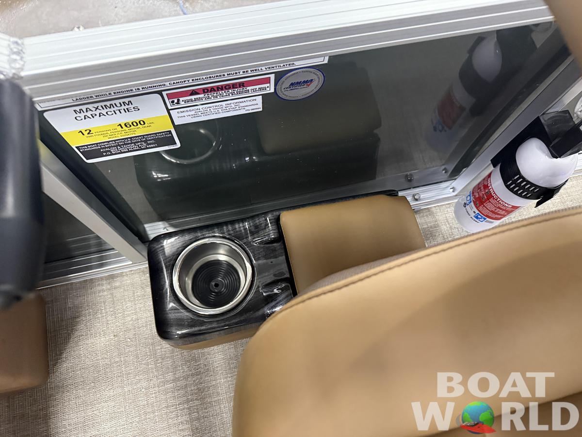 2026 Tahoe Sport 2385 Swingback (VRB) Tritoon