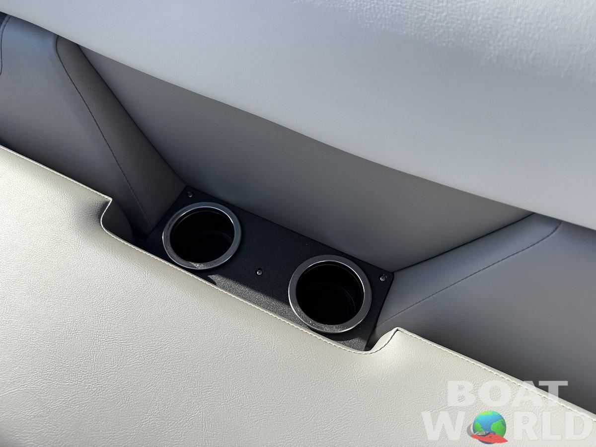 2026 Princecraft Vectra 23 RL SS Swingback Pontoon & Mercury 4-Stroke EFI