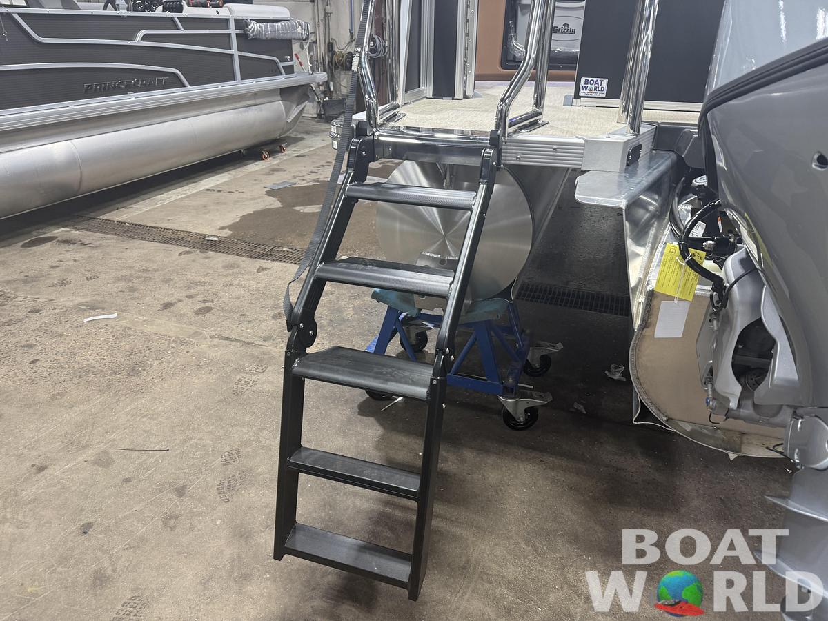 2026 Tahoe Pontoons LTZ 2385 Elite Windshield Tritoon