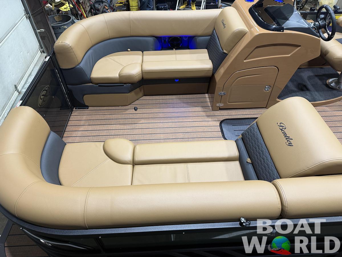 2026 Bentley Pontoons Elite 223 Swingback Tritoon