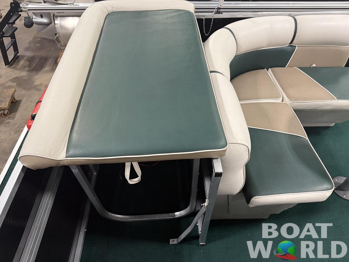 Used 2005 Leisure Island 2021 & 40HP