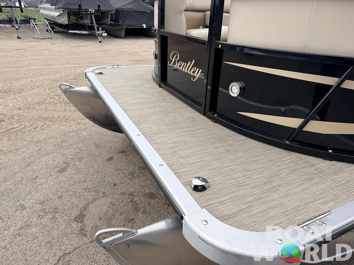 Used 2018 Bentley Encore 240 Cruise SE & 150HP Mercury 4Stroke -$29,995