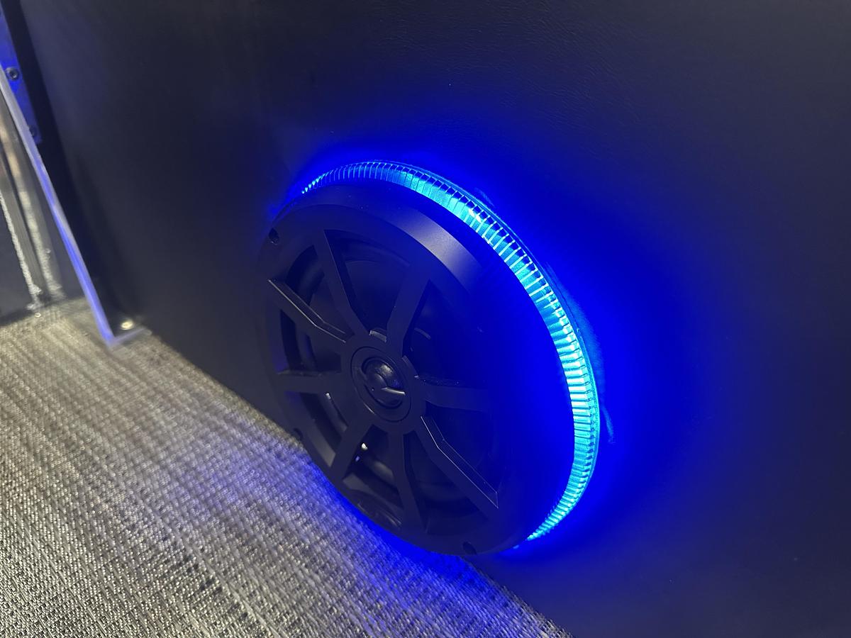 2025 Montego Bay 8522 Fish & Cruise Deluxe Pontoon & Honda 4-Stroke EFI