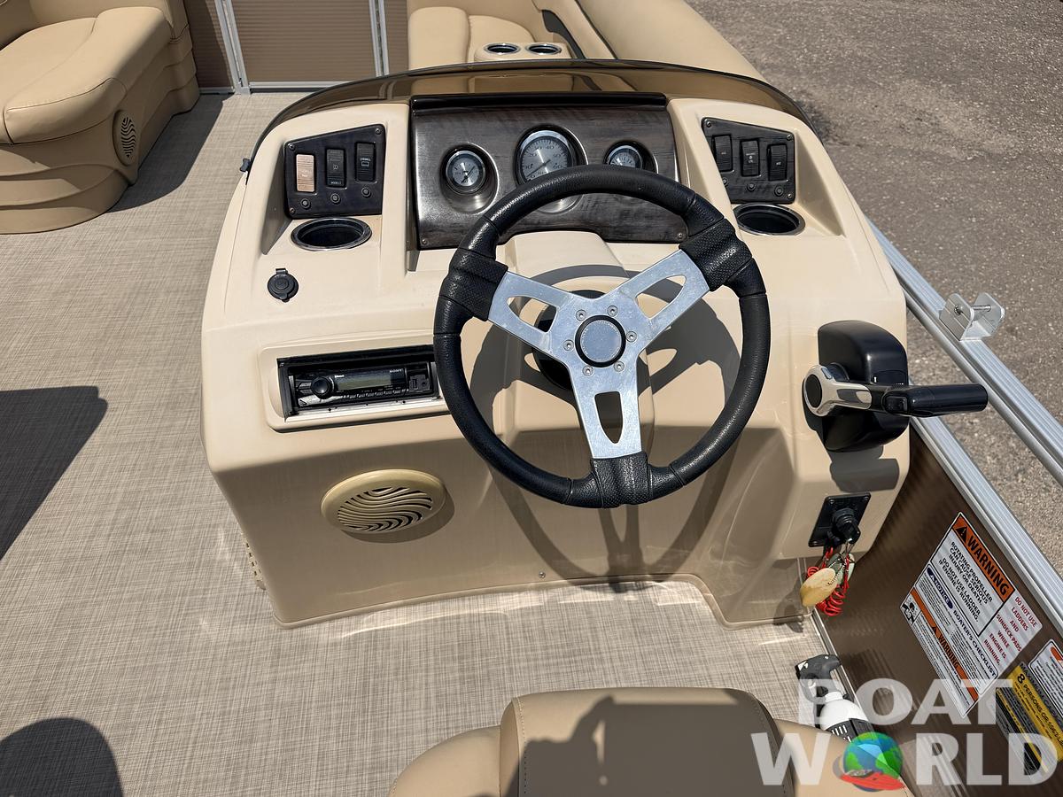 Used 2017 Bennington 208 SL & 50HP Yamaha 4Stroke -$24,995