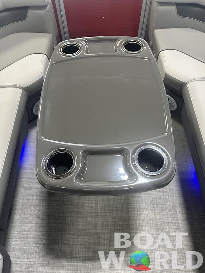 2025 Princecraft Vectra 23 RL SS Swingback Pontoon & Mercury 4-Stroke EFI