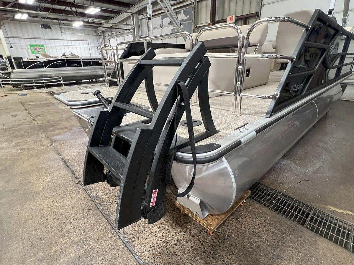 2025 Bentley Pontoons Legacy 200 Swingback & Honda 4-Stroke EFI