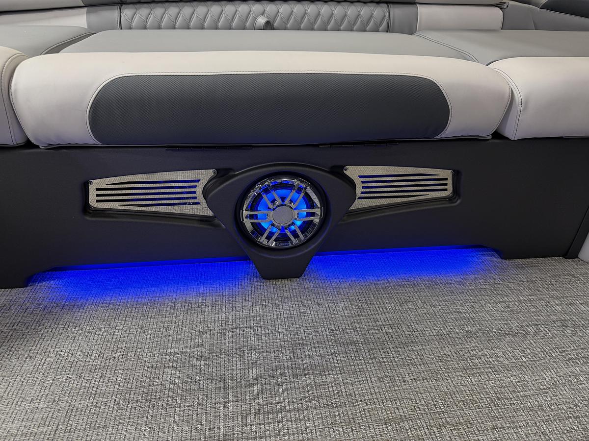 2025 Tahoe Pontoons Cascade 2385 Quad Lounge Shift Tritoon & 225HP 4-Stroke