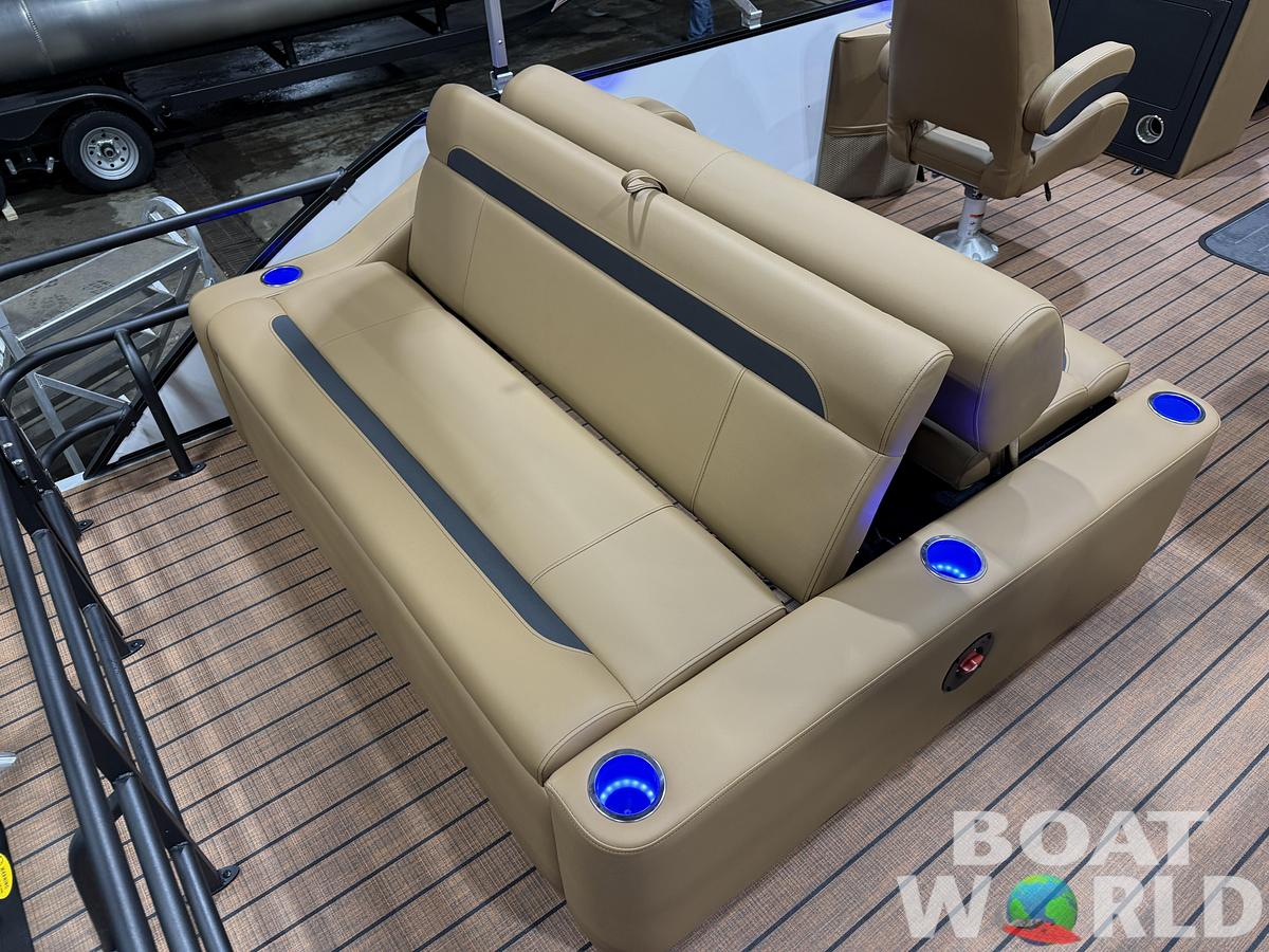 2026 Bentley Pontoons Legacy 223 Swingback Tritoon 