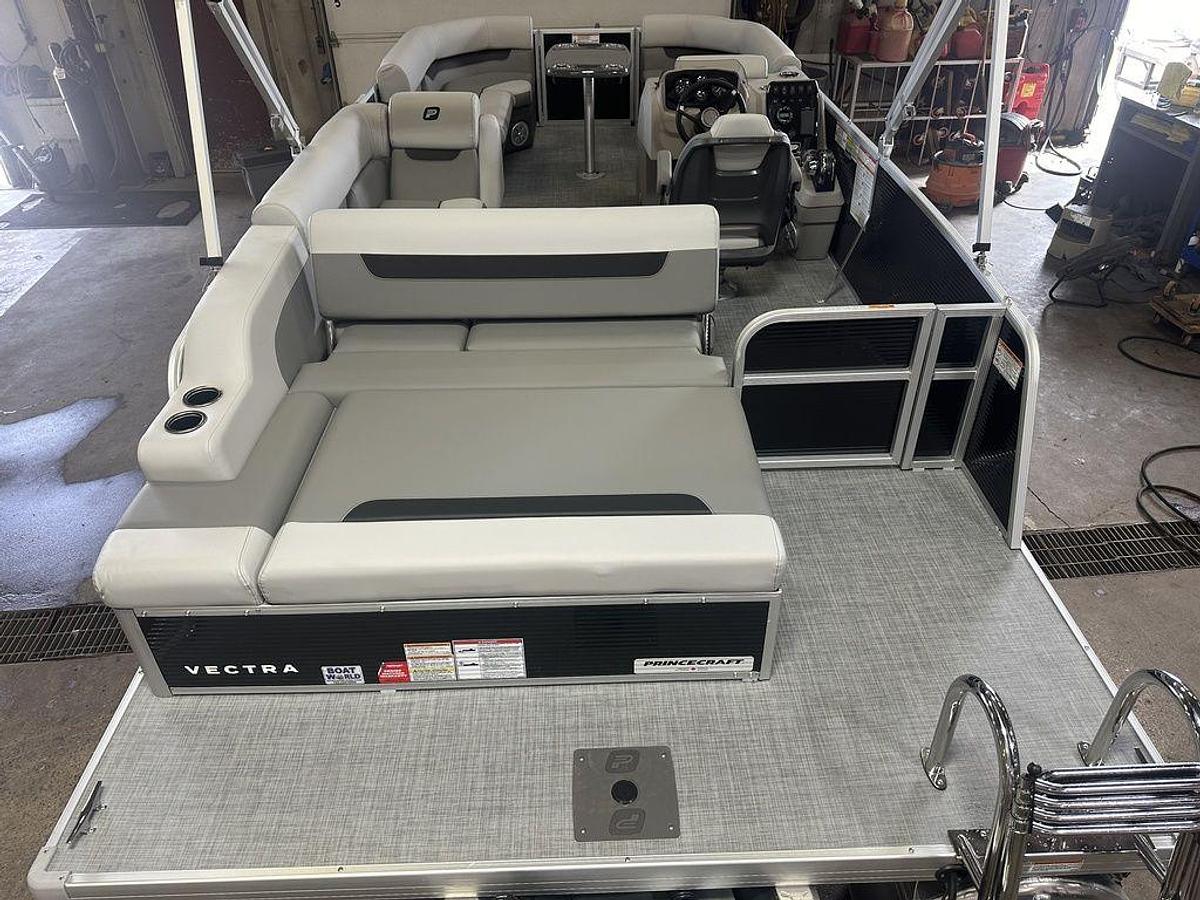 2025 Princecraft Vectra 21 RL Swingback Lounge Pontoon & Mercury 4-Stroke EFI