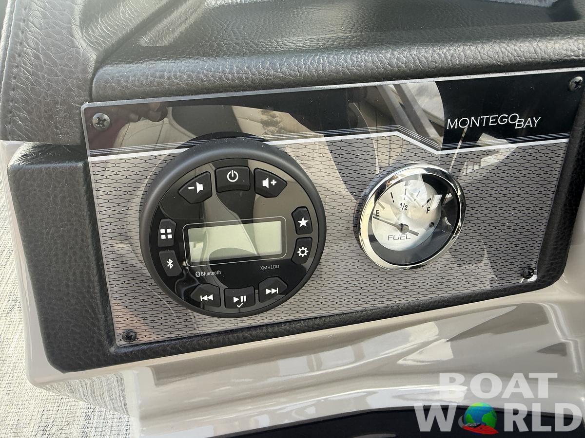 2026 Montego Bay 8522 Swingback Deluxe Pontoon